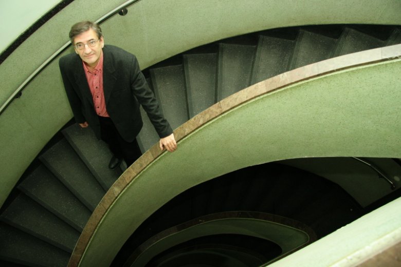 Prof. dr hab. Andrzej Szahaj - dziekan Wydziału Humanistycznego Uniwersytetu Mikołaja Kopernika w Toruniu, kierownik Zakładu Filozofii Współczesnej w Instytucie Filozofii UMK.