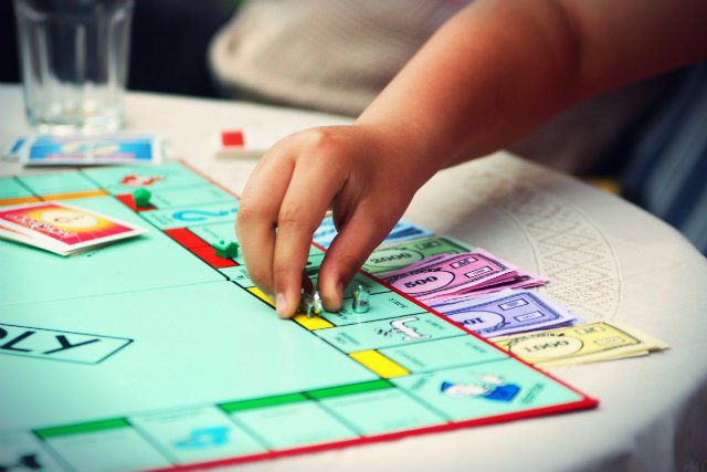 Hasbro, wychodząc naprzeciwko oczekiwaniom graczy, przygotowało specjalną edycję Monopoly dla oszustów