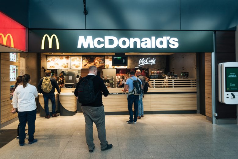 W McDonald's w godzinach porannych dostaniemy darmową kanapkę