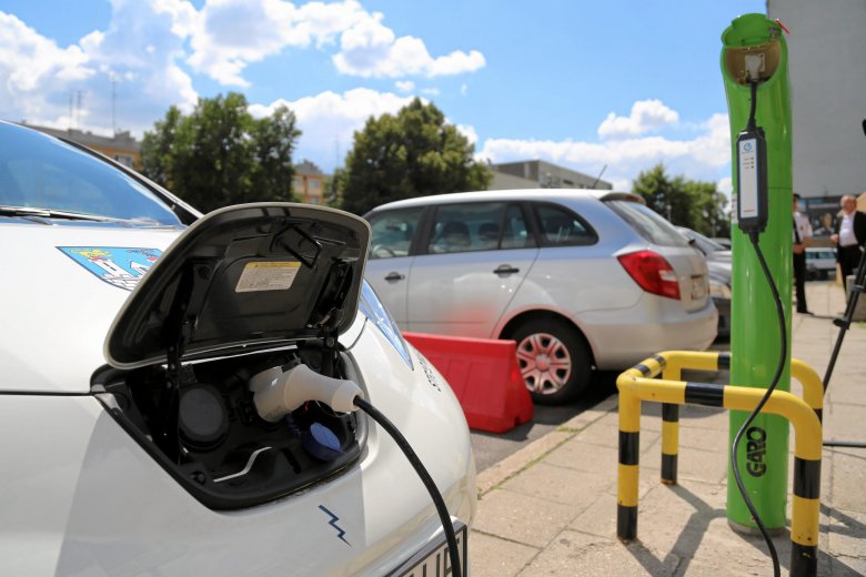 Firma VOZILLA wynajmuje we Wrocławiu elektryczne auta
