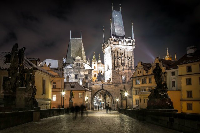 Czesi witają Polaków z otwartymi ramionami.