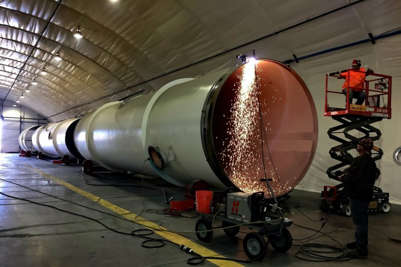 Zapowiadano, że Hyperloop One będzie się rozpędzał do 1200 km/h. Na testach osiągnięto tylko 120 km/h