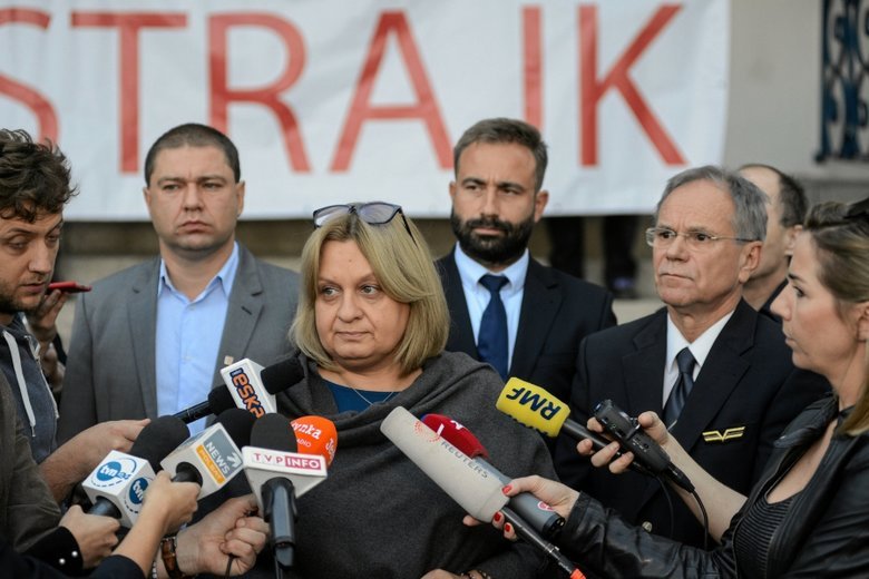 Od zwolnienia Moniki Żelazik i kolejnych 80 osób, uczestniczących w proteście związkowców zaczął się potężny strajk w LOT