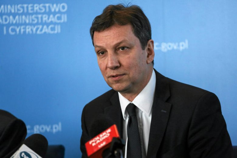 Minister Halicki twierdzi, że do września Polska zdąży z budową sieci szkieletowej.