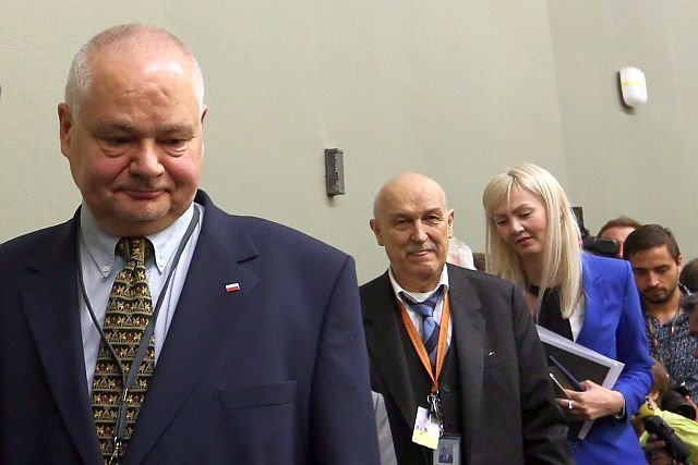 Adam Glapiński dał wysokie odznaczenie chyba wszystkim swoim znajomym