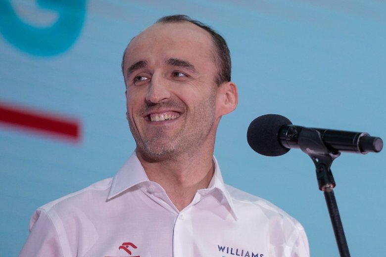 Jeszcze dwa tygodnie temu na bolidzie Kubicy nie było logo ROKiT. Teraz jest to nowy sponsor tytularny.