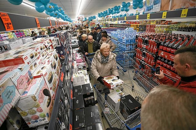 Roboty Sprzątające W Lidlu I Biedronce Wiemy Który Jest Lepszy