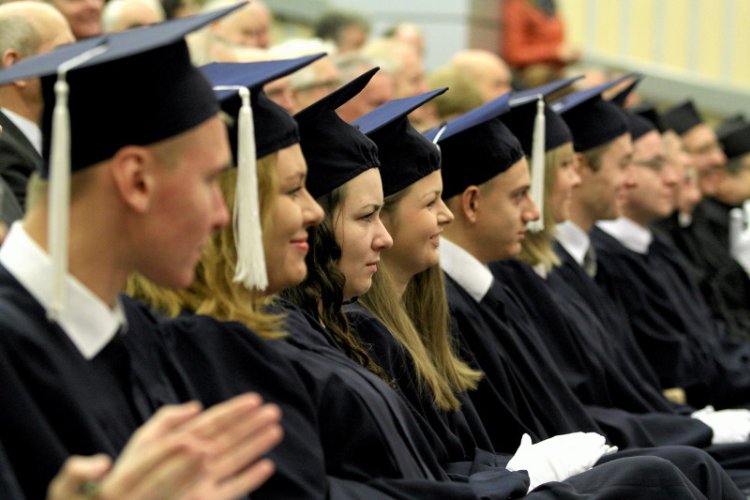 Jak często łączą się studenci