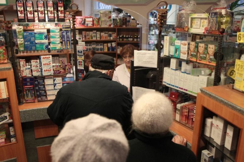 Nowy projekt ustawy zakłada, że farmaceuta będzie mógł wystawiać recepty na podstawie "recepty kontynuowanej".