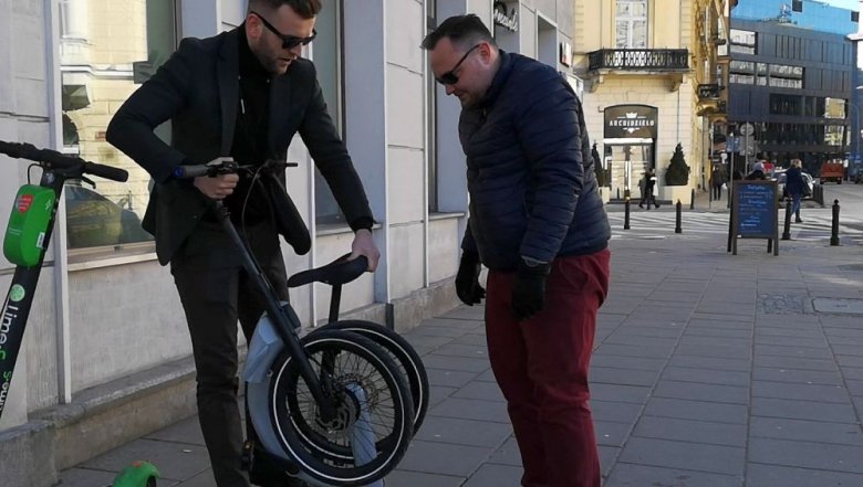 JIVR składa się banalnie prosto - udowadnia to Marcin Piątkowski, szef firmy go produkującej