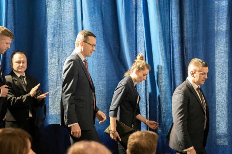 Rekordowy wzrost gospodarczy się kończy - twierdzą ekonomiści. Dla rządu Mateusza Morawieckiego to złe wieści.