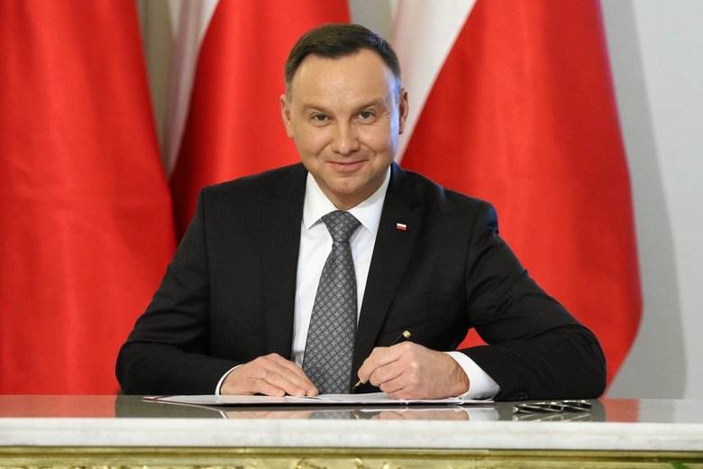 Przemysł wydobywczy i energetyka oparta na węglu są i będą fundamentem bezpieczeństwa surowcowego i energetycznego naszego kraju – napisał prezydent Duda.