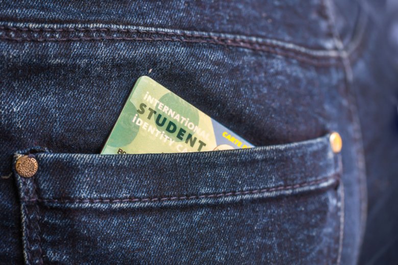 Studenci "na legitymacje" mogą wchodzić taniej. Tyle że część z nich na uczelni nie pojawiła się ani razu.