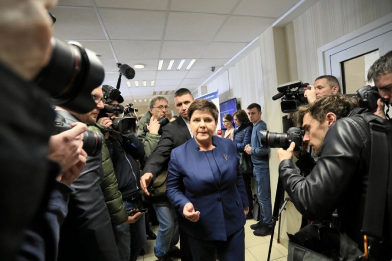 Premier Beata Szydło postawiła sprawę jasno: trzynaste emerytury będą świadczeniem stałym, jeśli tylko PiS wygra wybory.