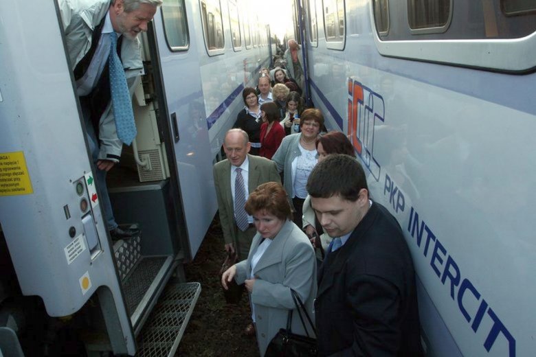Składy PKP Intercity należą do najmniej punktualnych w kraju. Ale najgorszy wynik zanotował czeski przewoźnik Leo Express.