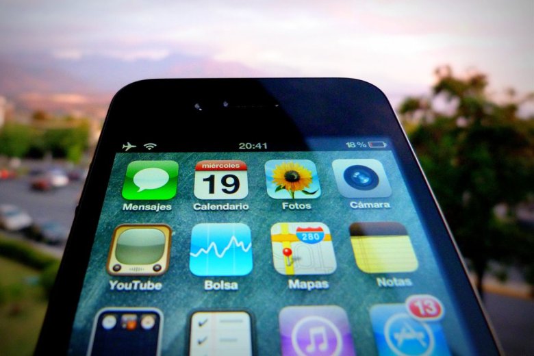 Sprzedaż iPhonów spada w porównaniu z poprzednim rokiem