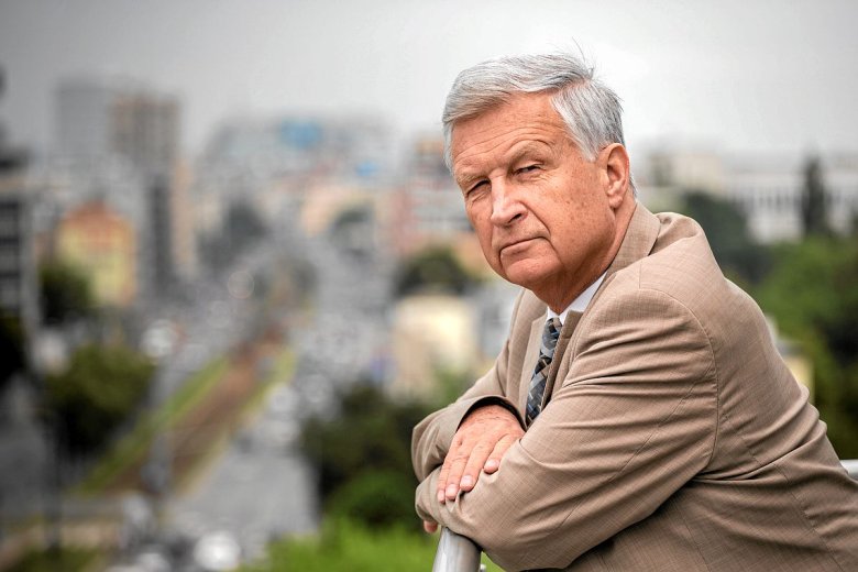 Piotr Kuczyński, do niedawna główny analityk należącego do Pekao DI Xelion. Za krytykę demontażu OFE stracił pracę