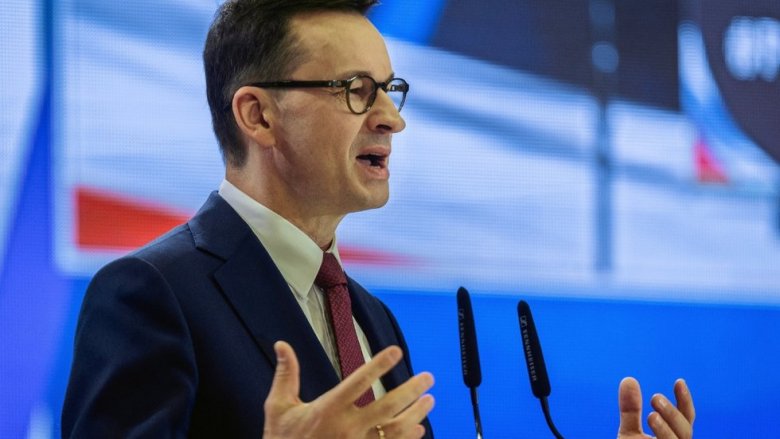 Premier Morawiecki zapowiedział ograniczenie sprzedaży marek własnych w hipermarketach. Teraz ministerstwo się wycofuje